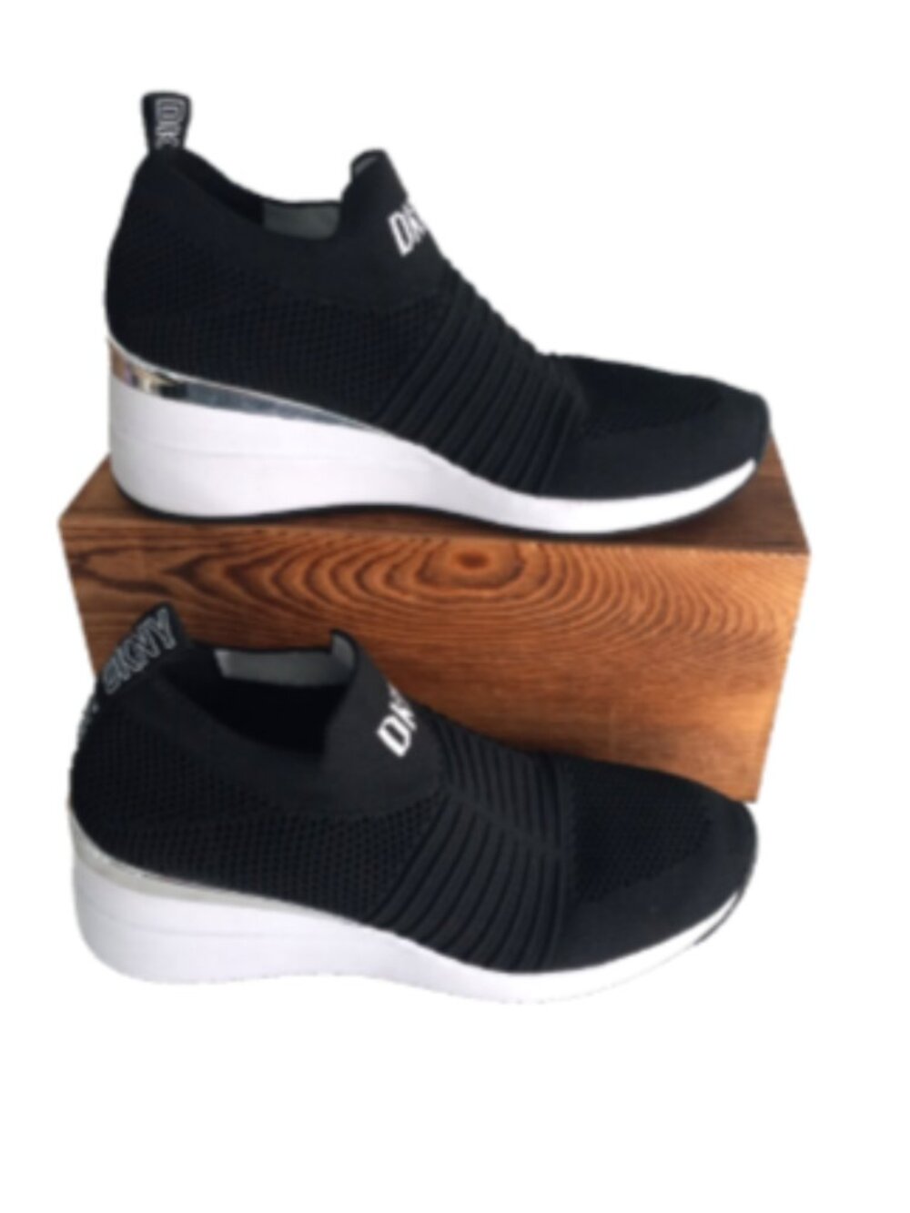 DKNY Women’s Wedge Sneakers Black Knit Platform Slip On Shoes Size 8.5